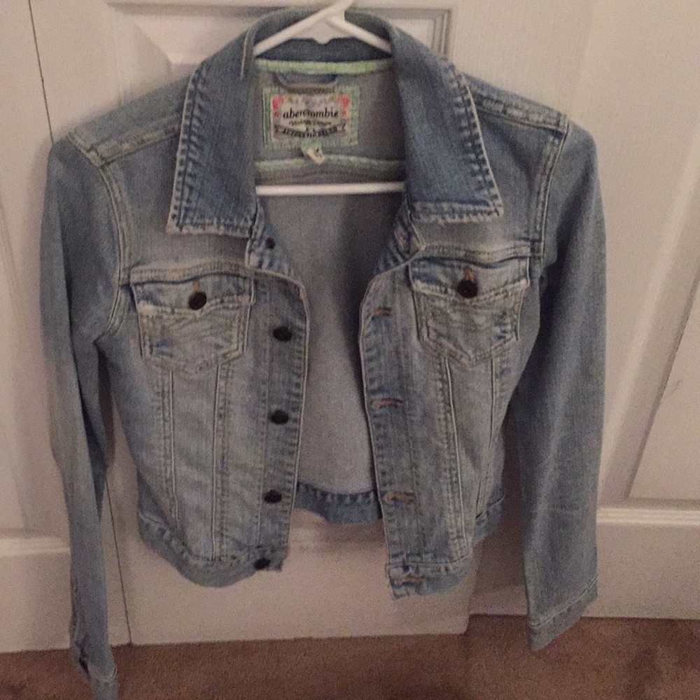 Cropped jean jacket